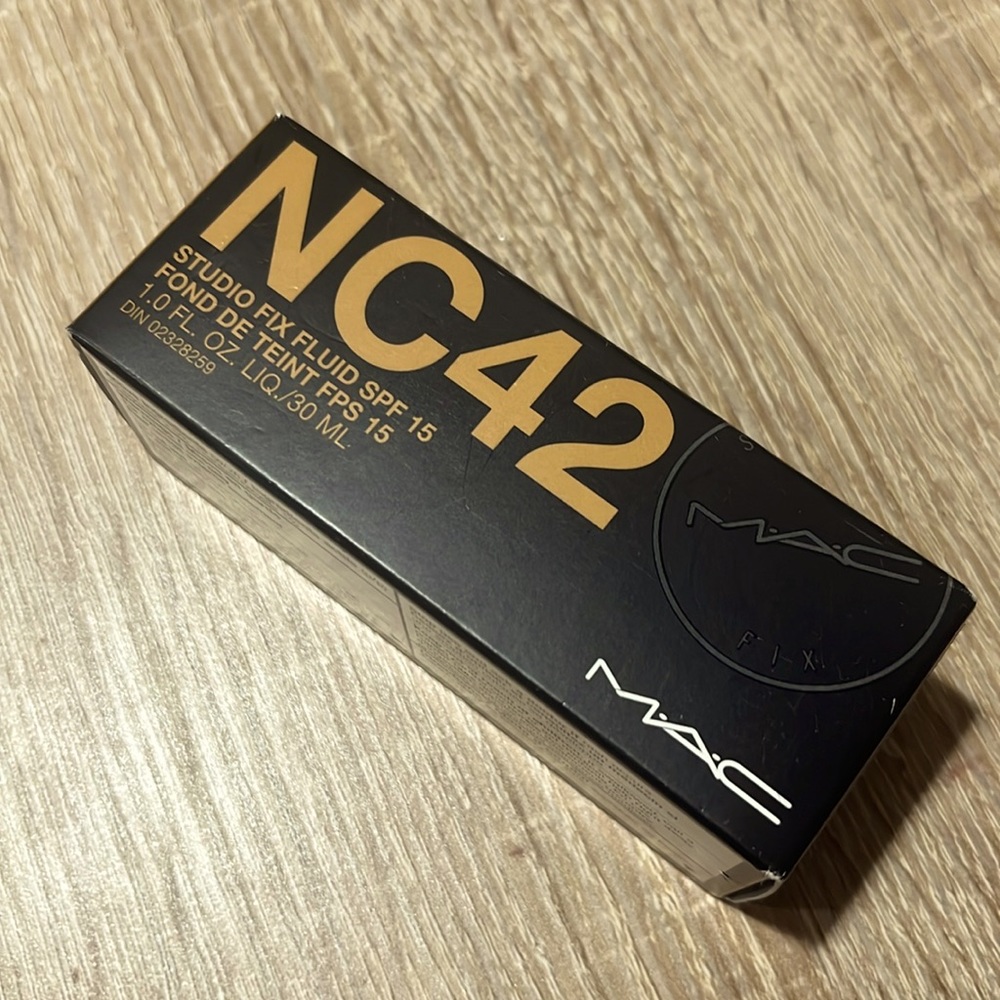 Mac NC42 studio fix fluid spf 15 foundation